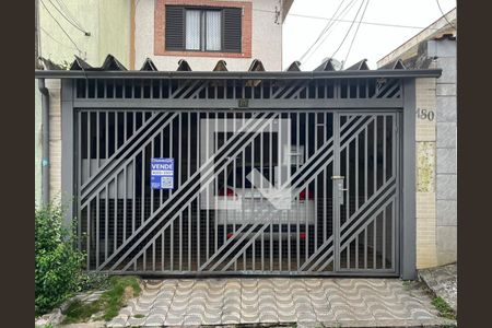 Casa à venda com 120m², 2 quartos e 2 vagas Casa à venda com 120m², 2 quartos e 2 vagasFachada