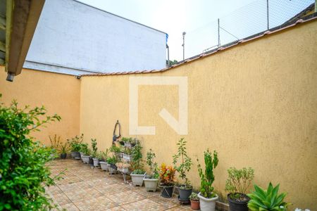 Casa à venda com 120m², 2 quartos e 2 vagas Casa à venda com 120m², 2 quartos e 2 vagasQuintal