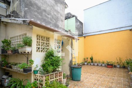 Casa à venda com 120m², 2 quartos e 2 vagas Casa à venda com 120m², 2 quartos e 2 vagasQuintal