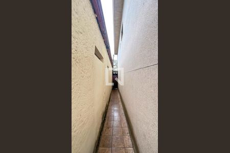 Casa à venda com 120m², 2 quartos e 2 vagas Casa à venda com 120m², 2 quartos e 2 vagasCorredor Área Externa