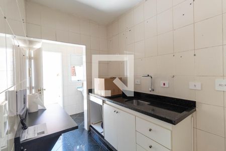 Cozinha de casa de condomínio para alugar com 3 quartos, 104m² em Cangaiba, São Paulo