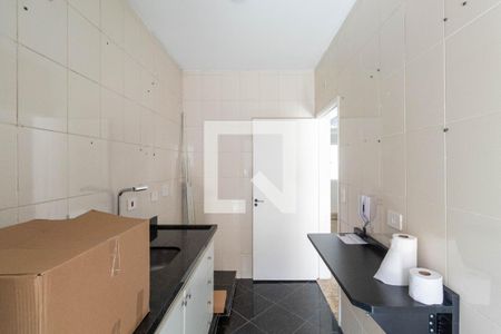 Cozinha de casa de condomínio para alugar com 3 quartos, 104m² em Cangaiba, São Paulo