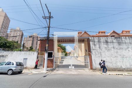 Casa de condomínio para alugar com 104m², 3 quartos e 2 vagas Casa de condomínio para alugar com 104m², 3 quartos e 2 vagasFachada do condomínio