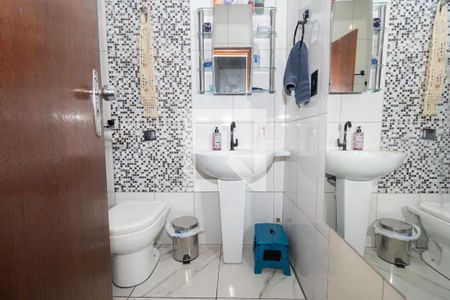 Casa à venda com 360m², 5 quartos e 6 vagas Casa à venda com 360m², 5 quartos e 6 vagasBanheiro da Suíte