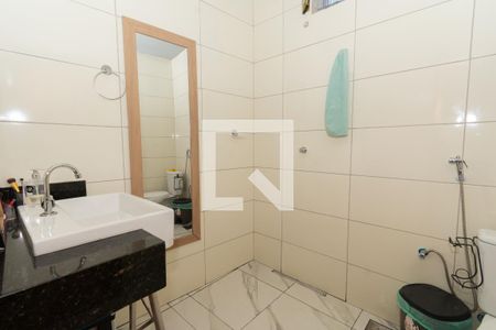Casa à venda com 360m², 5 quartos e 6 vagas Casa à venda com 360m², 5 quartos e 6 vagasBanheiro Social