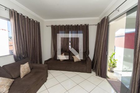 Casa à venda com 360m², 5 quartos e 6 vagas Casa à venda com 360m², 5 quartos e 6 vagasCasa Superior - Sala