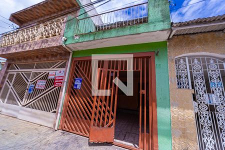 Casa à venda com 120m², 2 quartos e 1 vagaFachada