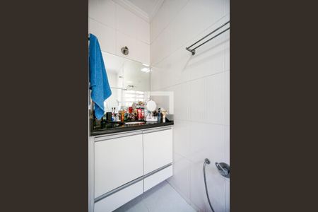 Casa à venda com 387m², 5 quartos e 4 vagasBanheiro da suíte 01