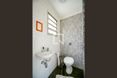 Casa à venda com 387m², 5 quartos e 4 vagasBanheiro de serviço