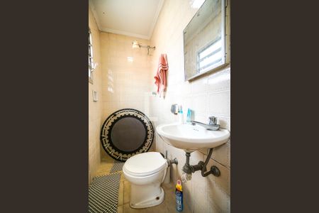 Casa à venda com 387m², 5 quartos e 4 vagasBanheiro da suíte 01