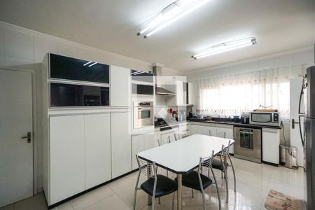 Casa à venda com 387m², 5 quartos e 4 vagasCozinha