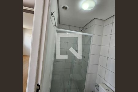 Banheiro de apartamento à venda com 1 quarto, 32m² em Jardim Teresa, São Paulo