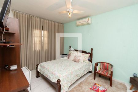 Casa à venda com 254m², 3 quartos e 4 vagasSuíte