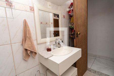 Casa à venda com 254m², 3 quartos e 4 vagasBanheiro Social