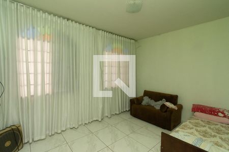 Casa à venda com 254m², 3 quartos e 4 vagasQuarto 2