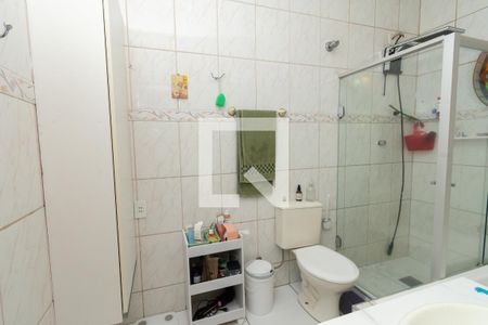 Casa à venda com 254m², 3 quartos e 4 vagasBanheiro da Suíte