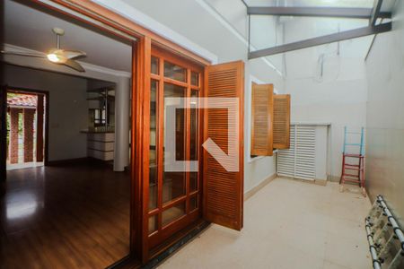 Casa à venda com 162m², 2 quartos e 4 vagas Casa à venda com 162m², 2 quartos e 4 vagasÁrea de Serviço