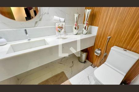 Casa à venda com 471m², 5 quartos e 4 vagasBanheiro