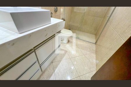 Casa à venda com 471m², 5 quartos e 4 vagasBanheiro/Quarto 5