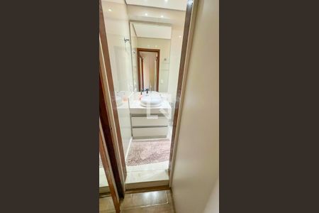 Casa à venda com 471m², 5 quartos e 4 vagasBanheiro