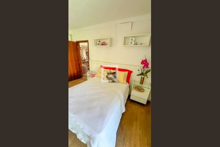 Casa à venda com 471m², 5 quartos e 4 vagasQuarto 1