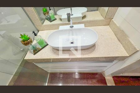 Casa à venda com 471m², 5 quartos e 4 vagasBanheiro/Quarto 5