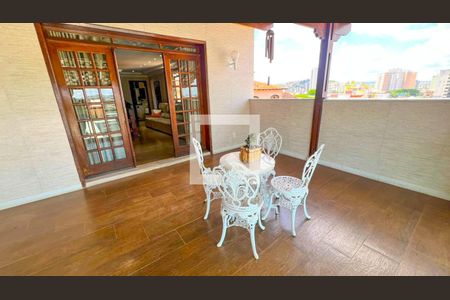 Casa à venda com 471m², 5 quartos e 4 vagasÁrea comum