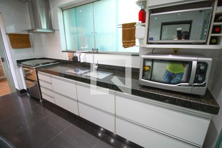 Casa à venda com 471m², 5 quartos e 4 vagasCozinha