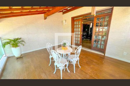 Casa à venda com 471m², 5 quartos e 4 vagasÁrea comum