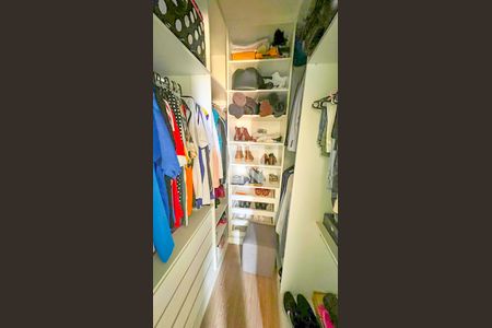 Casa à venda com 471m², 5 quartos e 4 vagasCloset/Quarto 5