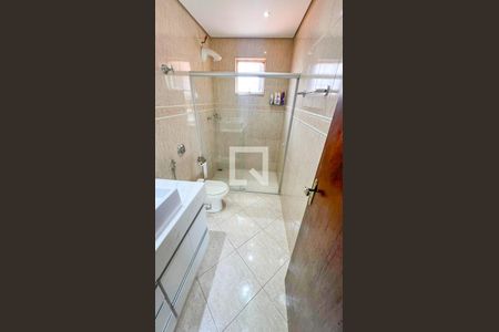 Casa à venda com 471m², 5 quartos e 4 vagasBanheiro/Quarto 5