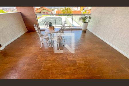 Casa à venda com 471m², 5 quartos e 4 vagasÁrea comum