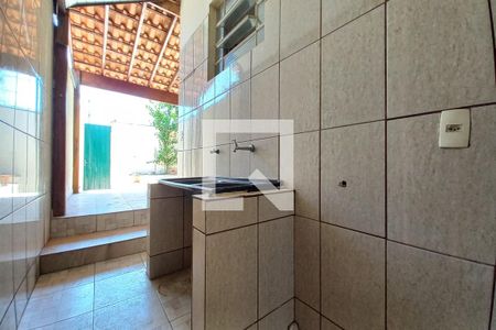 Casa de condomínio para alugar com 120m², 2 quartos e 1 vagaÁrea de Serviço