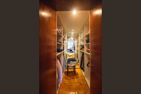 Apartamento à venda com 207m², 4 quartos e 2 vagasCloset