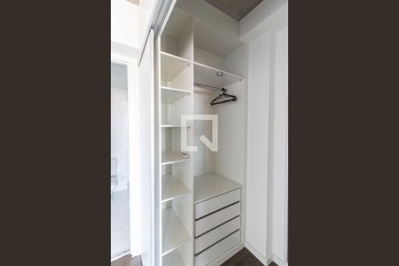 Apartamento à venda com 68m², 1 quarto e 1 vagaCloset