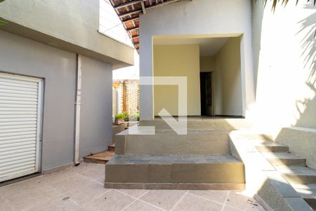 Casa para alugar com 230m², 4 quartos e 2 vagasÁrea Externa