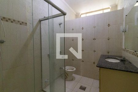 Casa para alugar com 230m², 4 quartos e 2 vagasBanheiro