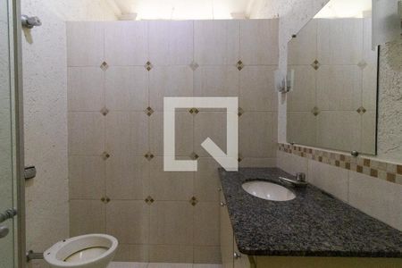 Casa para alugar com 230m², 4 quartos e 2 vagasBanheiro