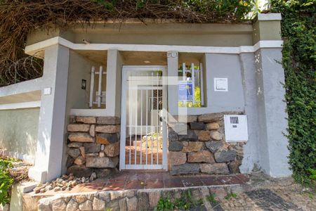 Casa para alugar com 230m², 4 quartos e 2 vagasFachada