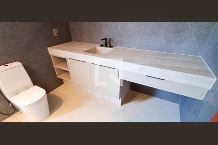 Apartamento à venda com 175m², 2 quartos e 3 vagasBanheiro 1