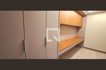 Apartamento à venda com 175m², 2 quartos e 3 vagasCloset