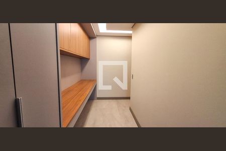 Apartamento à venda com 175m², 2 quartos e 3 vagasCloset