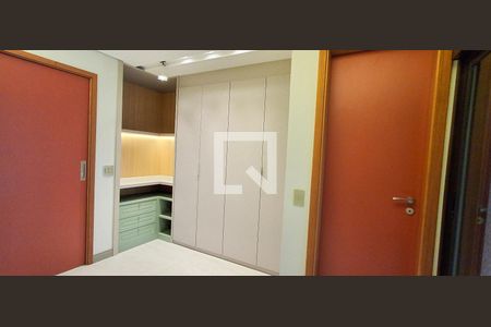 Apartamento à venda com 175m², 2 quartos e 3 vagasQuarto