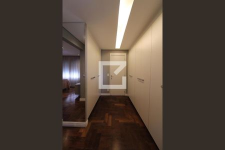 Apartamento à venda com 204m², 4 quartos e 4 vagasCloset