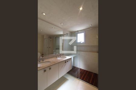 Apartamento à venda com 204m², 4 quartos e 4 vagasBanheiro Da Suíte 4