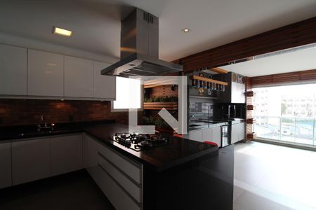 Apartamento à venda com 204m², 4 quartos e 4 vagasCoozinha