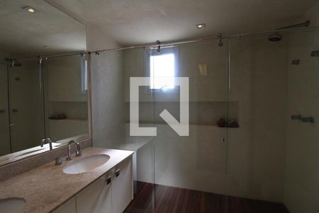 Apartamento à venda com 204m², 4 quartos e 4 vagasBanheiro Da Suíte 4