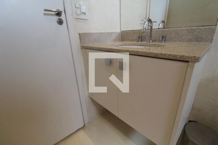 Apartamento à venda com 204m², 4 quartos e 4 vagasBanheiro Da Suíte 1