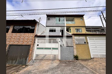 Casa à venda com 156m², 3 quartos e 3 vagasFachada