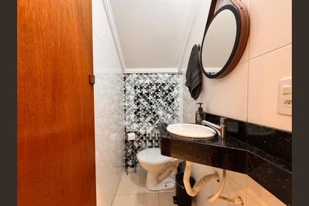 Casa à venda com 156m², 3 quartos e 3 vagasLavabo